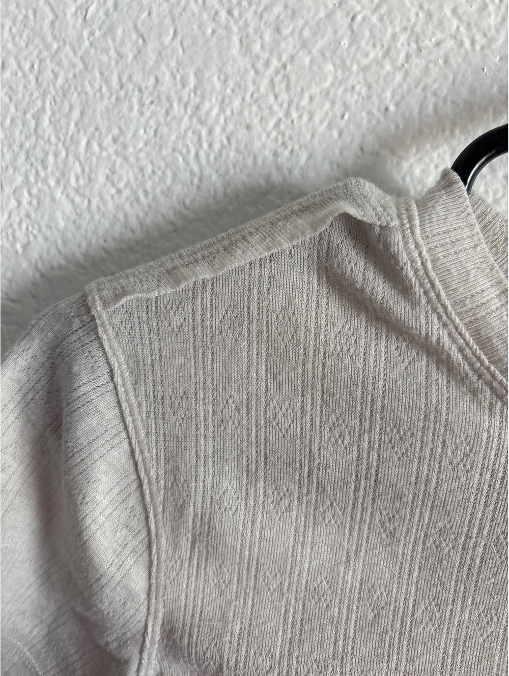 Short-Sleeve Shirt with Ribbed Pattern and Rounded Neckline - Picture 3 of 5